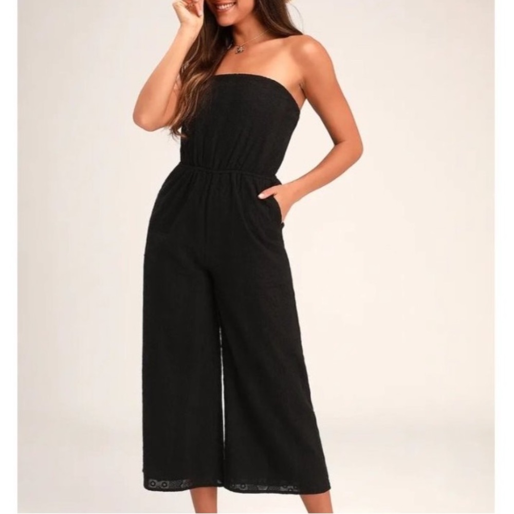 NWT LULU’S strapless wide leg beautiful jumpsuit with lace detail size S